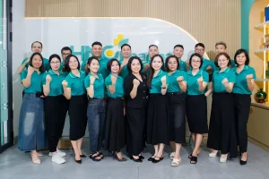 Tập thể c&ocirc;ng ty H&agrave; Ngọc Ch&acirc;u