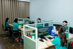 Đội ngũ nh&acirc;n vi&ecirc;n H&agrave; Ngọc Ch&acirc;u